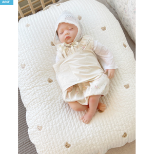 [#1003_交易已完成] J&amp;JENA 不会对背部造成任何压力的婴儿反流预防坐垫、天然棉靠背（套+棉）套装、反向坐垫婴儿床